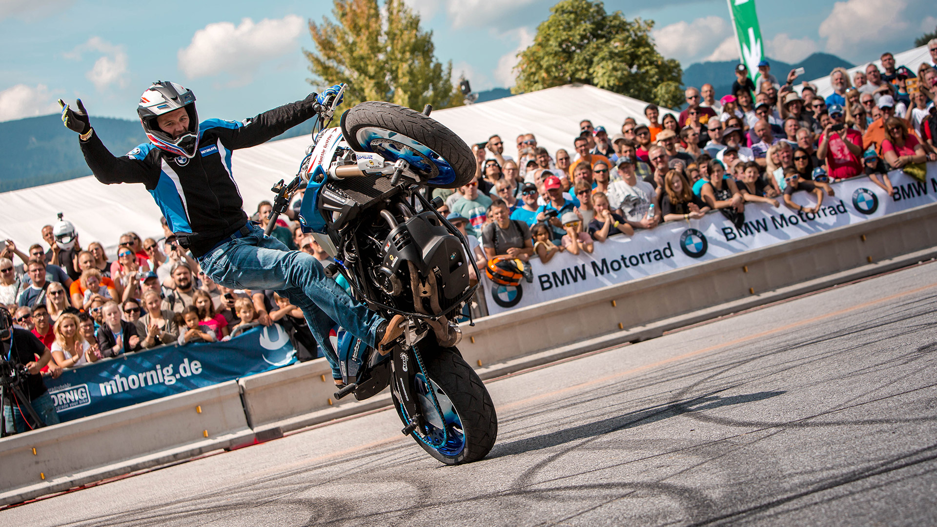 Street Bike Freestyle Show.