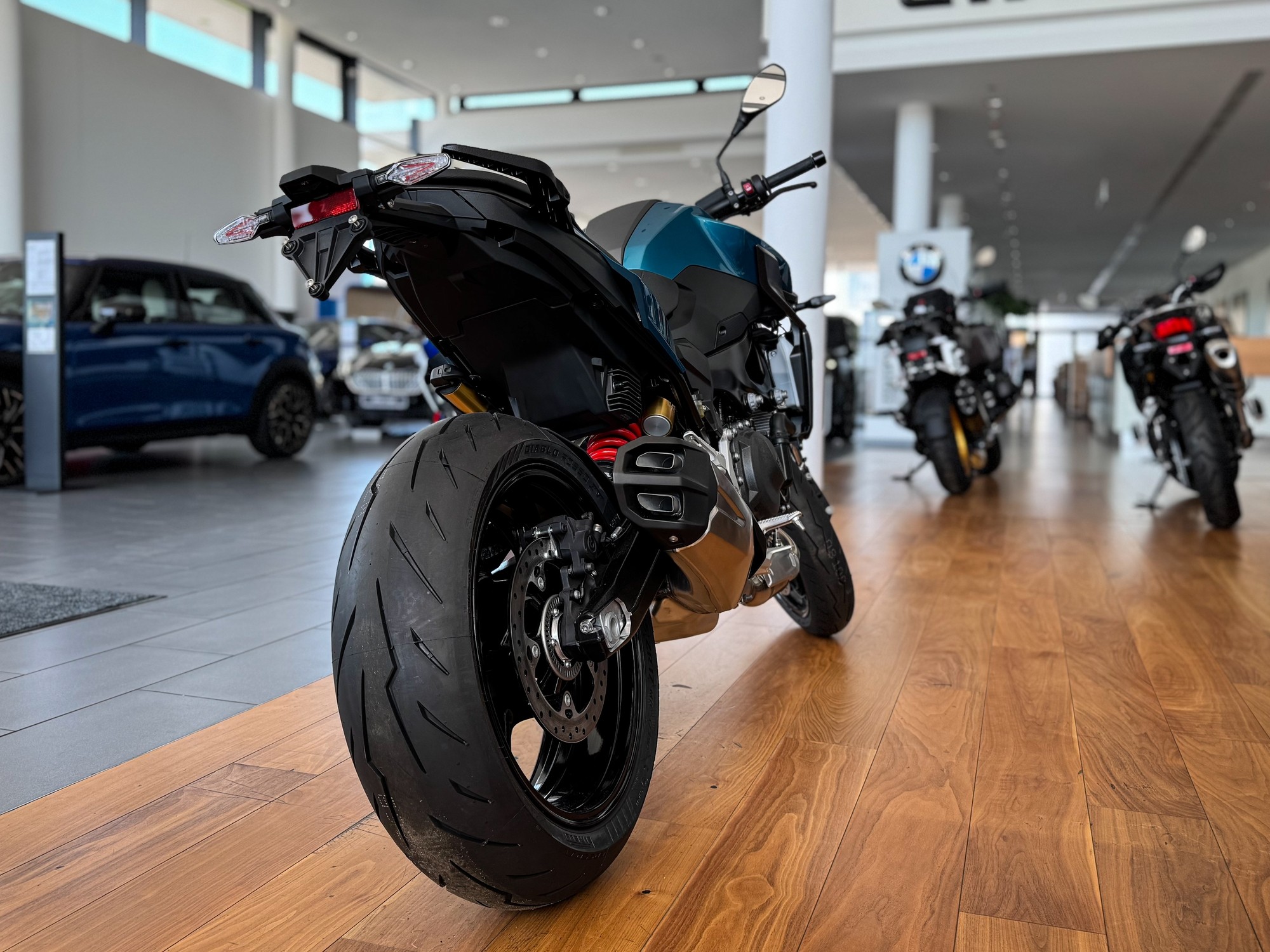 F 900 R