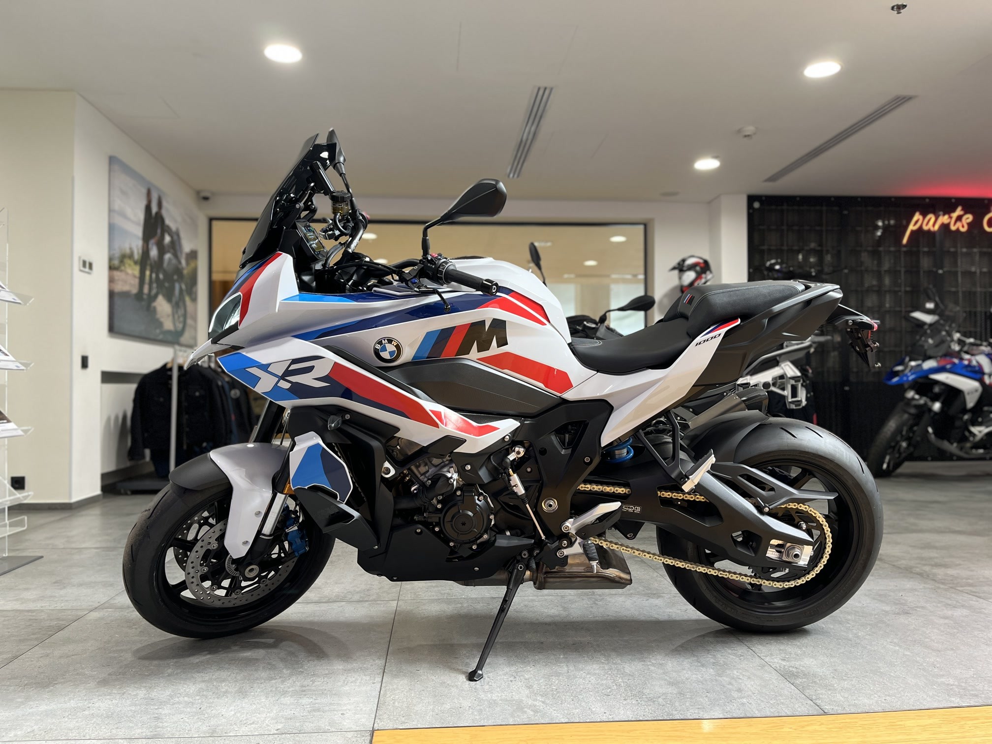 M 1000 XR