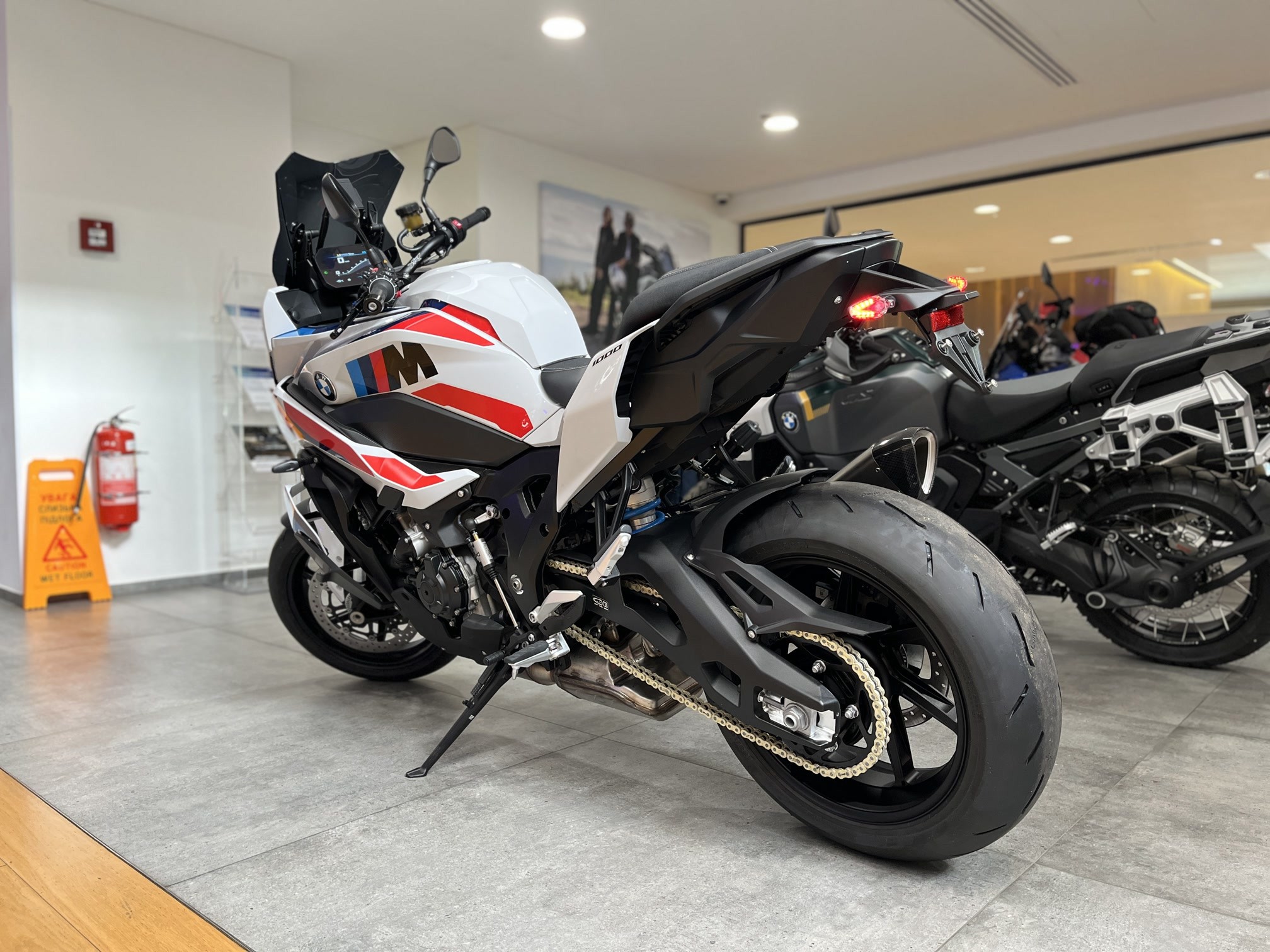 M 1000 XR
