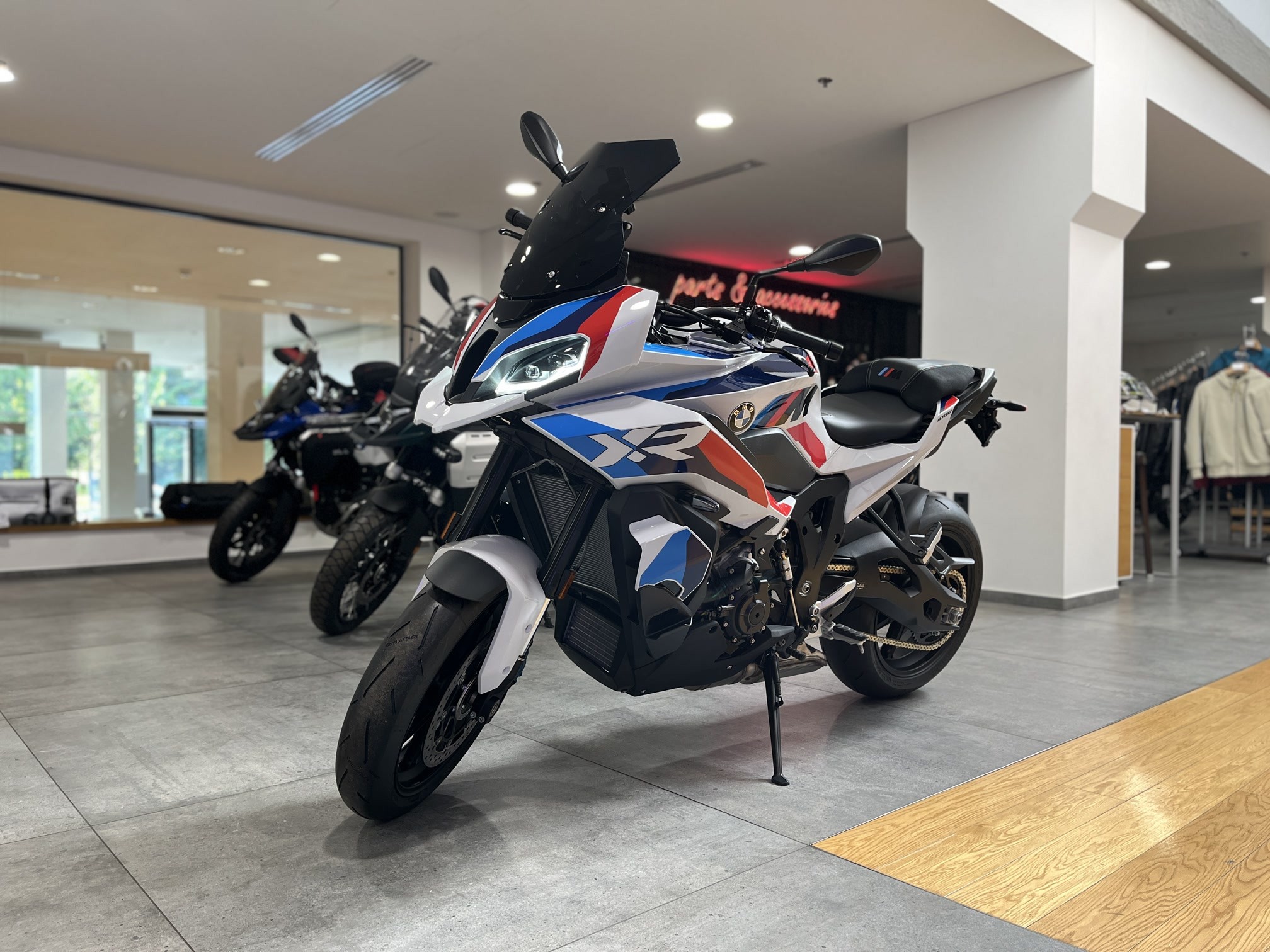 M 1000 XR