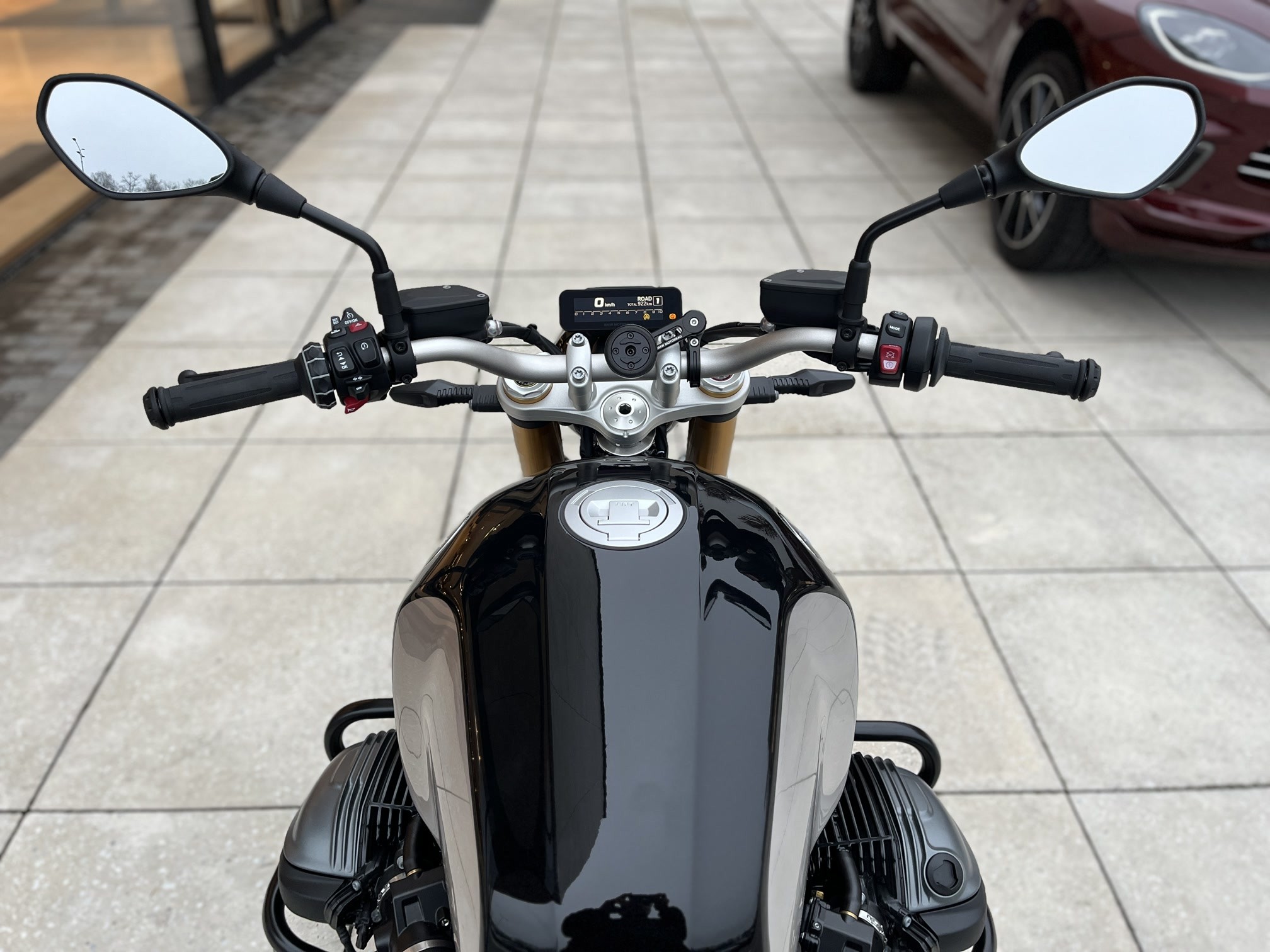 R 12 nineT