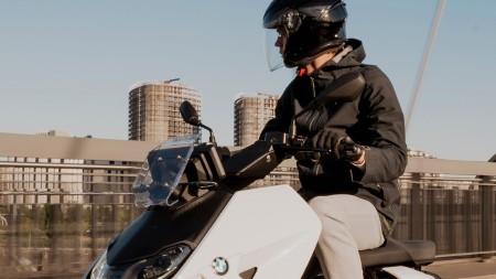 Революція зустрічає еволюцію Революція зустрічає еволюцію